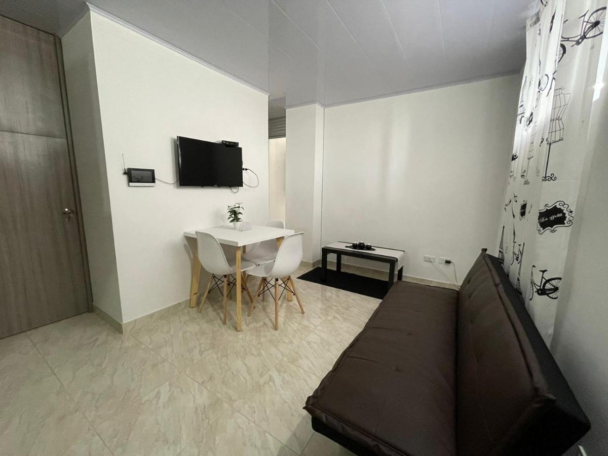 Hermoso Apartamento: Comfy 2-bedroom With Easy Access To Attractions Apartment